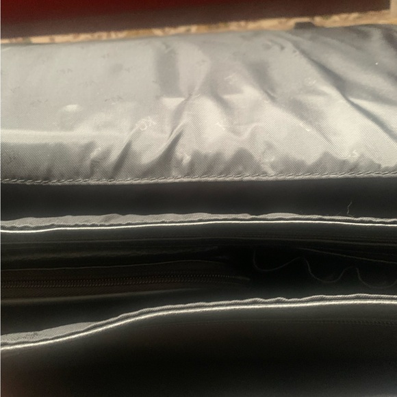 NEW Kenneth Cole Black Leather Laptop/Messenger Bag/Briefcase with Keys & Strap - Picture 6 of 16